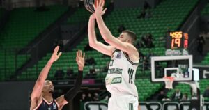 Nikos-Rogkavopoulos-Panathinaikos-Panionios-three-pointer