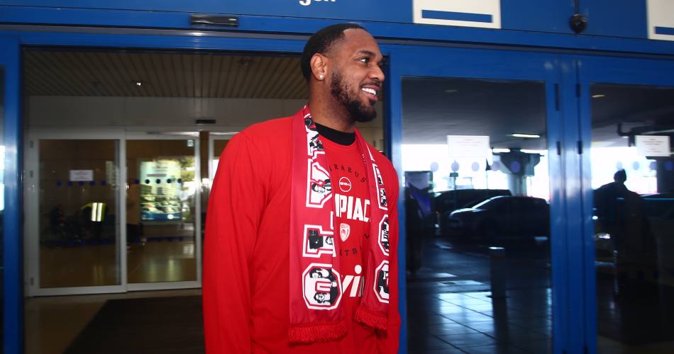 Monte-Morris-Olympiacos-arrival(2)