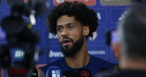 Tyler-Dorsey-Olympiacos-press