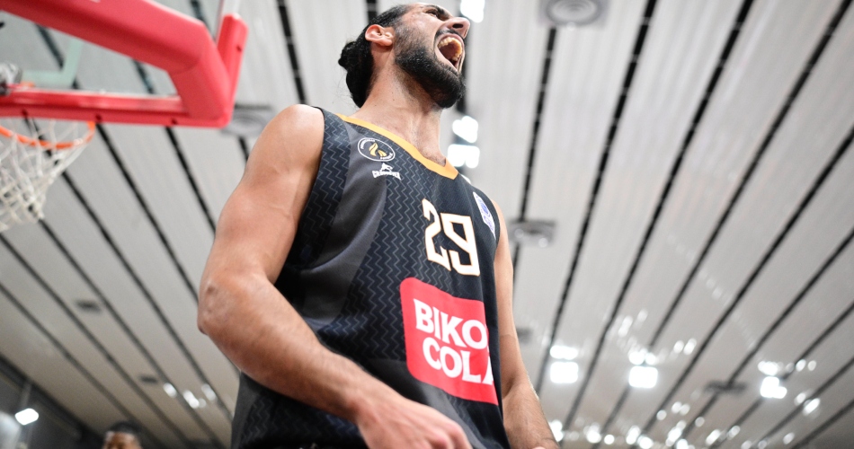 Καραγιαννίδης: Monster double-double στη ματσάρα της καριέρας του!