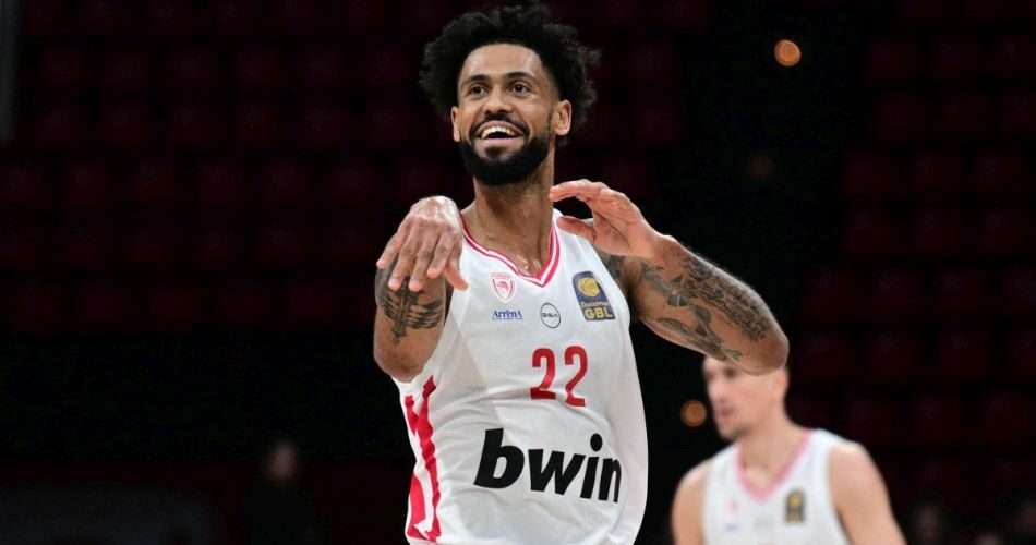 tyler dorsey - olympiacos