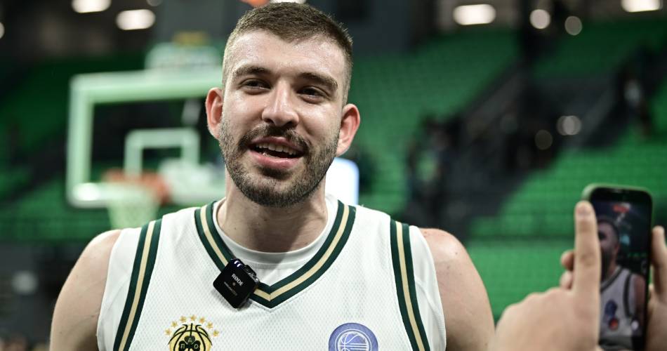 Ρογκαβόπουλος: “Έσβησαν” με απίθανο μπουγέλο τον καυτό ρέκορντμαν και MVP της αγωνιστικής