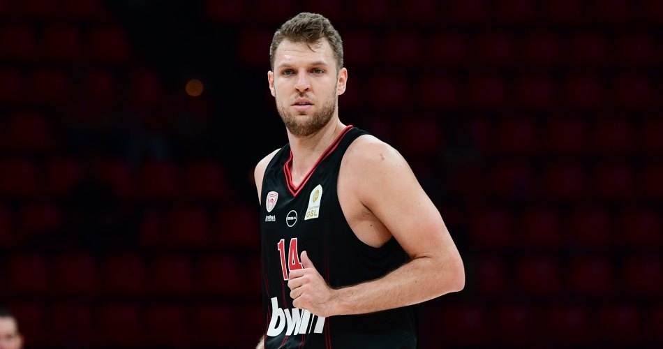 Sasha-Wesenkov-Olympiacos-GBL