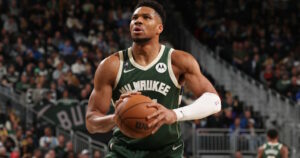 giannis-antetokounmpo-milwaukee-bucks