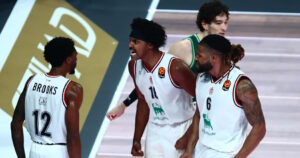 armoni-brooks-zach-leday-devin-booker