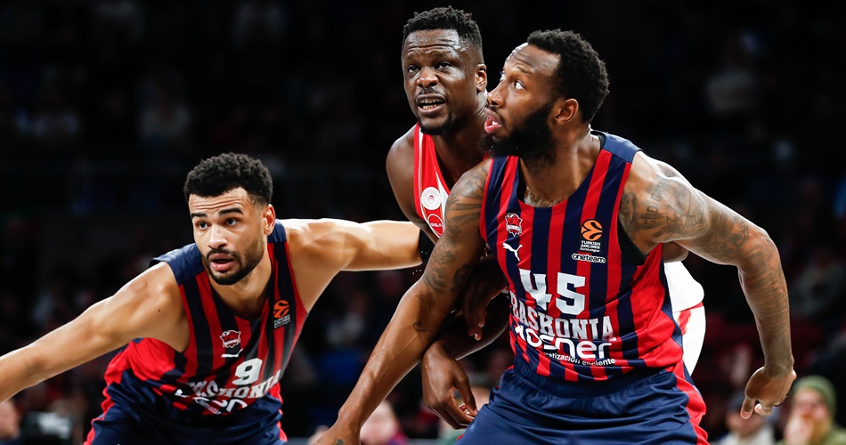 hall-olympiacos-baskonia-fall