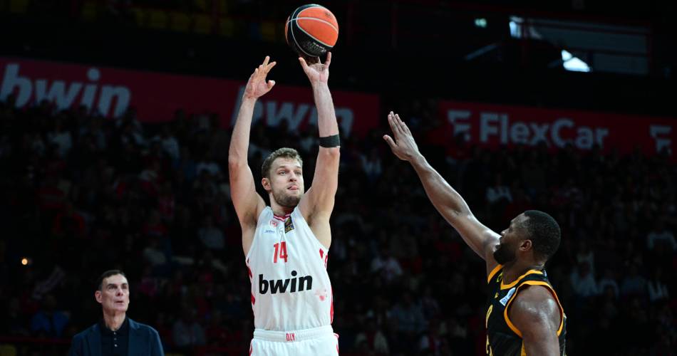 Βεζένκοφ: “Να μπούμε στο 100%, η ΑΕΚ είναι βελτιωμένη”