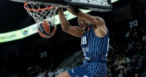 Kai-Jones-Anadolu-Efes-EuroLeague