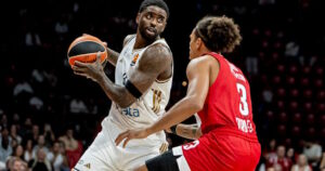 Dwayne-Bacon-Dubai-Olympiacos