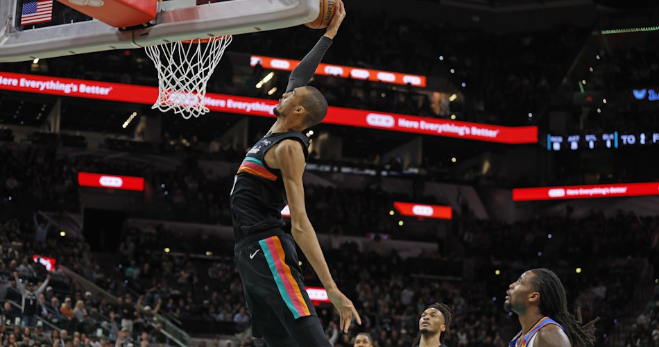 NBA: Οι Σπερς (ξανά)νίκησαν τους Θάντερ – Δεύτερη σερί για Μπακς (αποτελέσματα & βαθμολογία)