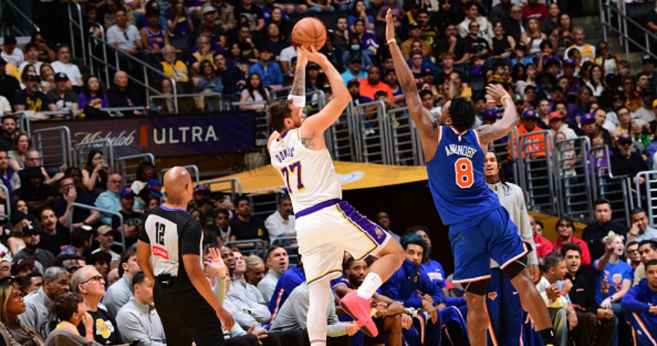 Στον αστερισμό του “Luka Magic” οι Λέικερς επικράτησαν των Νικς