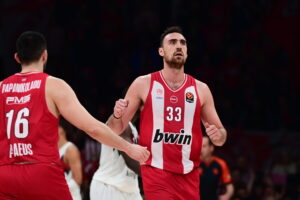 milutinov-papamnikolaou-olympiacos.