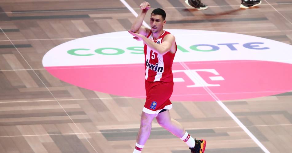 larentzakis cobra celebration olympiacos panathinaikos