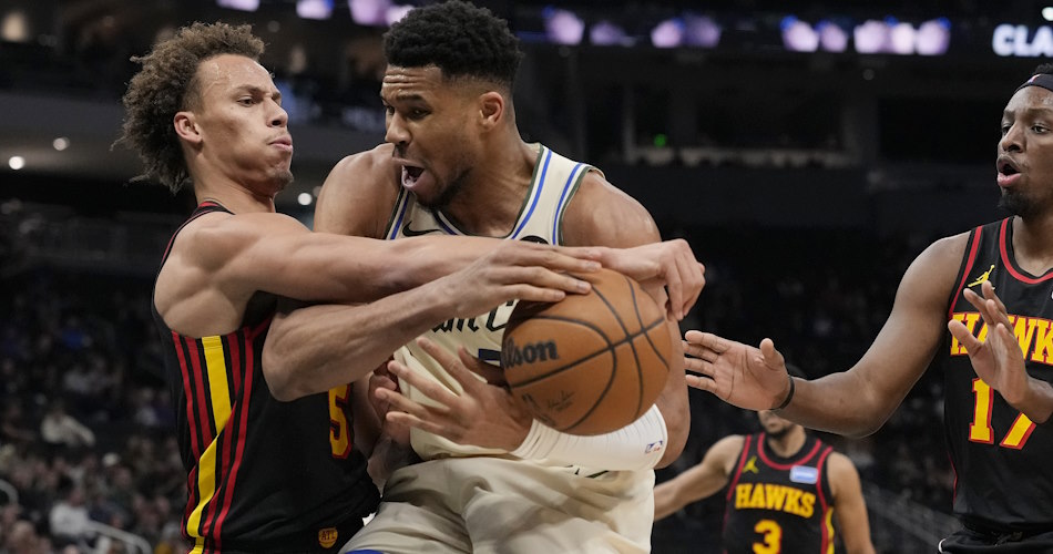 giannis-antetokounmpo-milwaukee-bucks