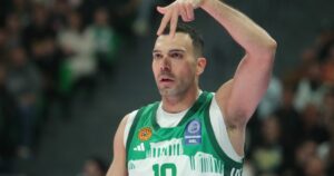 Kostas-Sloukas-Panathinaikos-AEK