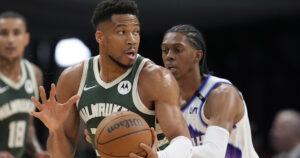 giannis-antetokounmpo-milwaukee-bucks