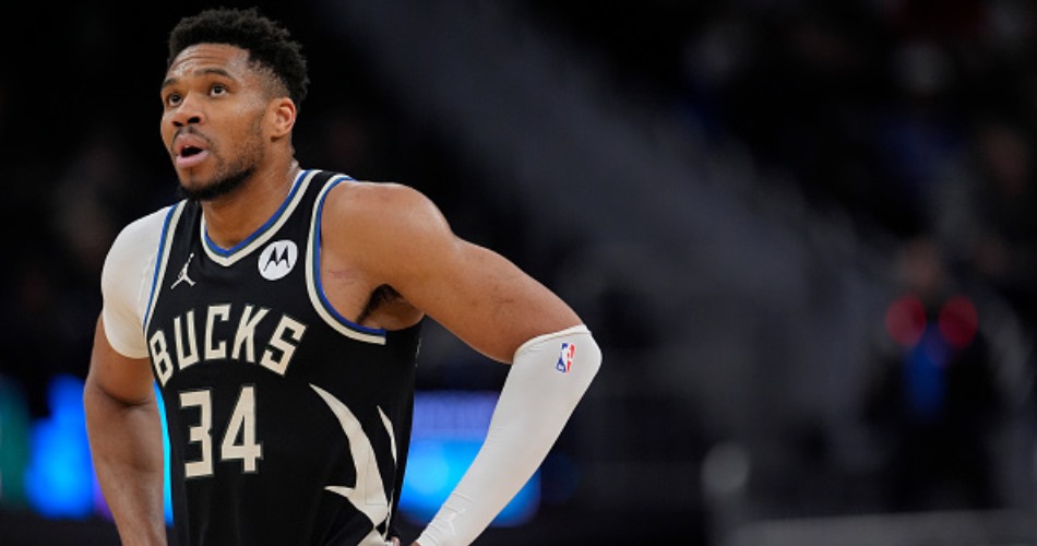 Giannis Antetokounmpo leads Milwaukee Bucks to win but suffers a scary fall