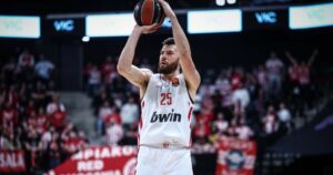 Alec-Peters-Paris-Olympiacos