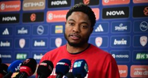 jones-olympiacos-mediaday