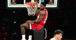 Tyrique-Jones-Olympiacos-Baskonia