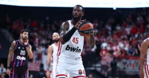 Donta-Hall-Paris-Olympiacos