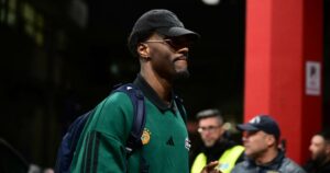 Nigel-Hayes-Davis-Olympiacos-Panathinaikos-arrival