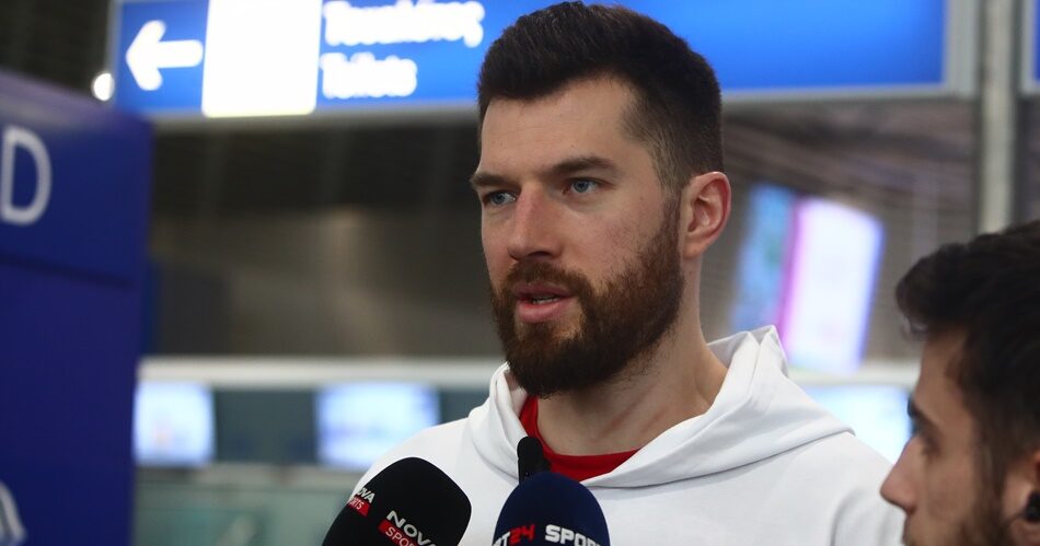 peters-alec-olympiacos