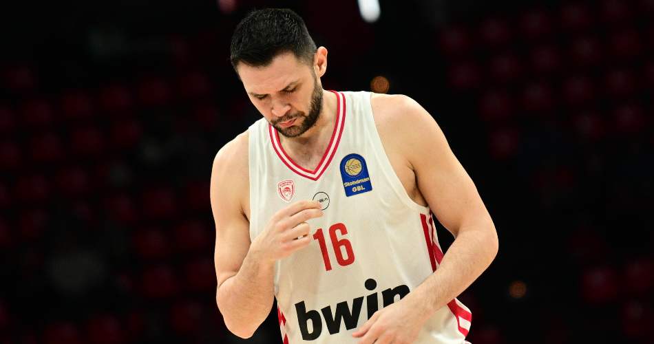 Kostas-Papanikolaou-Olympiacos-GBL