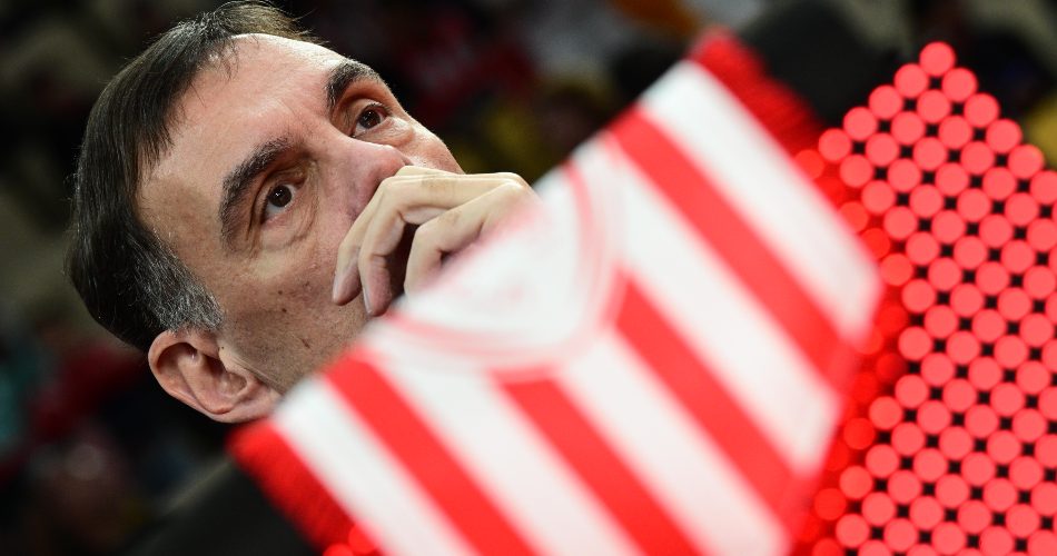 Giorgos-Bartzokas-Olympiacos-bench