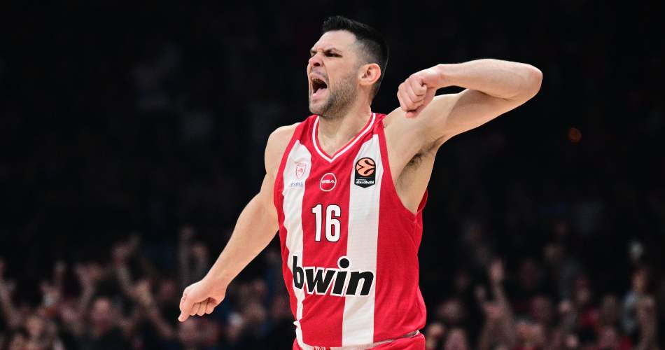 Kostas-Papanikolaou-Olympiacos-EuroLeague-hyped