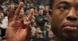Tyrique-Jones-Panathinaikos-Olympiacos-gesture