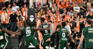 Nigel-Hayes-Davis-Valencia-Panathinaikos-Game-2-buzzerbeater
