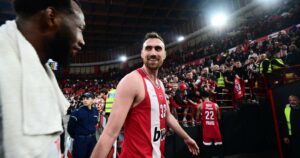 Nikola-Milutinov-Olympiacos-Olimpia-Milano-smile