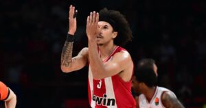 ward olympiacos - armani