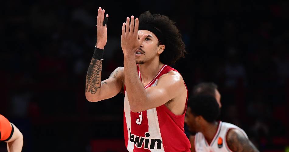 ward olympiacos - armani