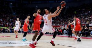 milutinov-olympiacos-hapoel