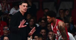 Giorgos-Bartzokas-Tyler-Dorsey-Olympiacos-EuroLeague