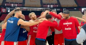 Tyler-Dorsey-Olympiacos-slapping