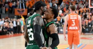 Kendrick-Nunn-TJ-Shorts-Valencia-Panathinaikos-Game-1-hyped