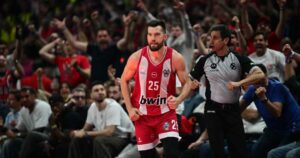 Alec-Peters-Olympiacos-Fenerbahce-Final-Four