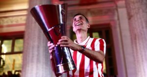 Giorgos-Bartzokas-Olympiacos-EuroLeague-Champions-2026-trophy