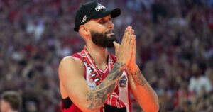 Evan-Fournier-Olympiacos-EuroLeague-Champions-2026