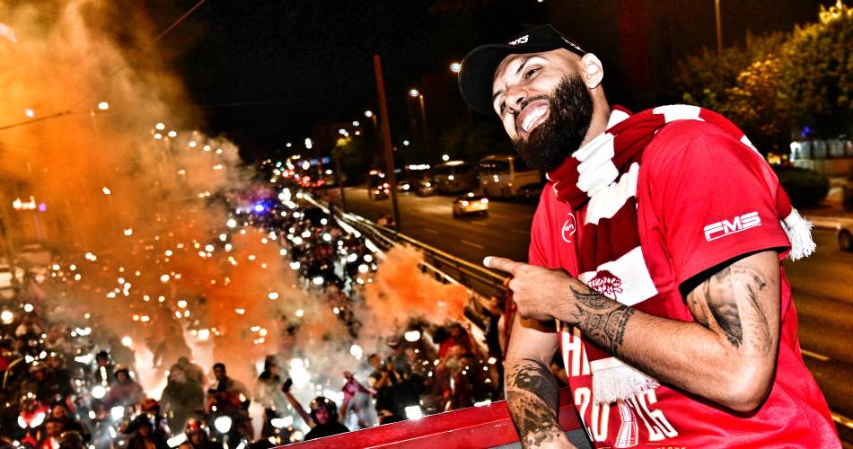 Evan-Fournier-Olympiacos-EuroLeague-Champions-2026