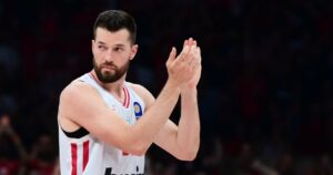 Alec-Peters-Olympiacos-AEK-Game-1