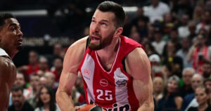 alec-peters-olympiacos