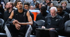 Victor-Wembanyama-Gregg-Popovich-San-Antonio-Spurs-2024