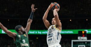 Devon-Hall-Zalgiris-Kaunas-Fenerbahce