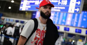 Evan-Fournier-Olympiacos-Rome-1997