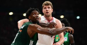 Nigel-Hayes-Davis-Sasha-Vezenkov-Olympiacos-Panathinaikos-Game-3