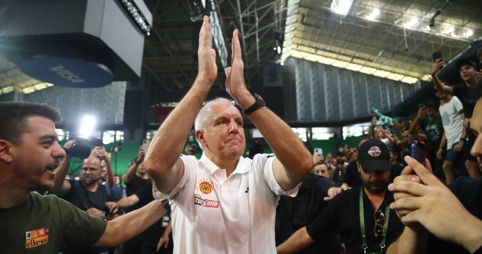 Zeljko-Obradovic-Panathinaikos-fans-presentation(6)